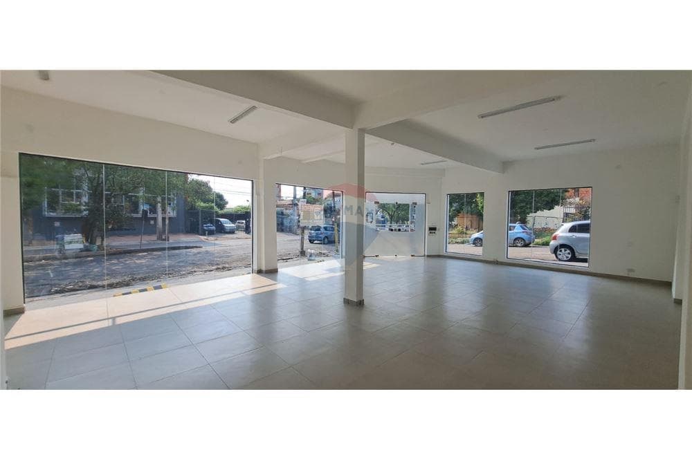 Local Comercial - Alquiler - Fernando de la Mora, Paraguay — foto 2