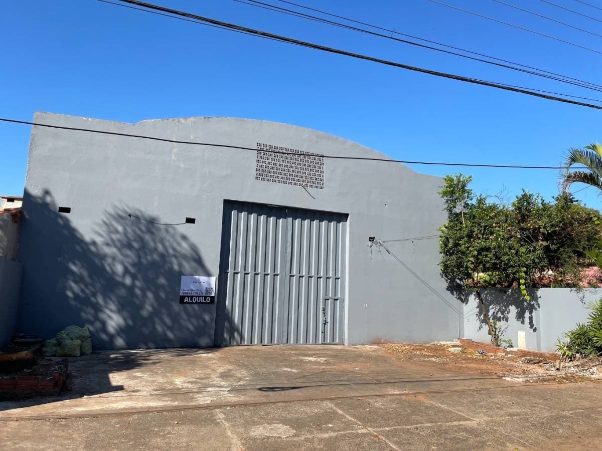 Tinglado en lambare, zona súper el pueblo, foto 1