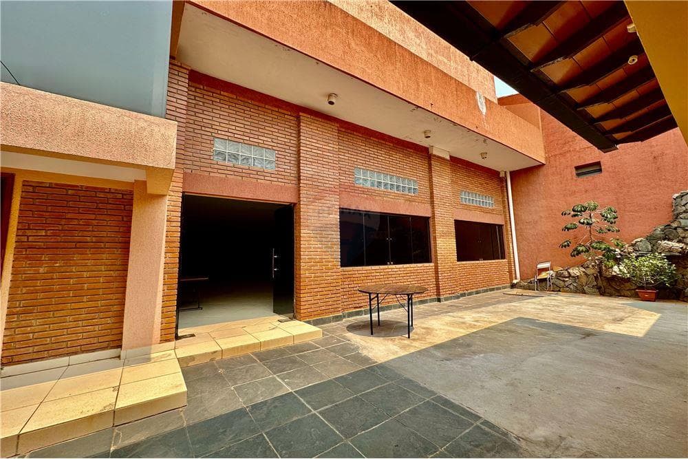 En Venta Casa de 2 plantas - Fernando zona Norte