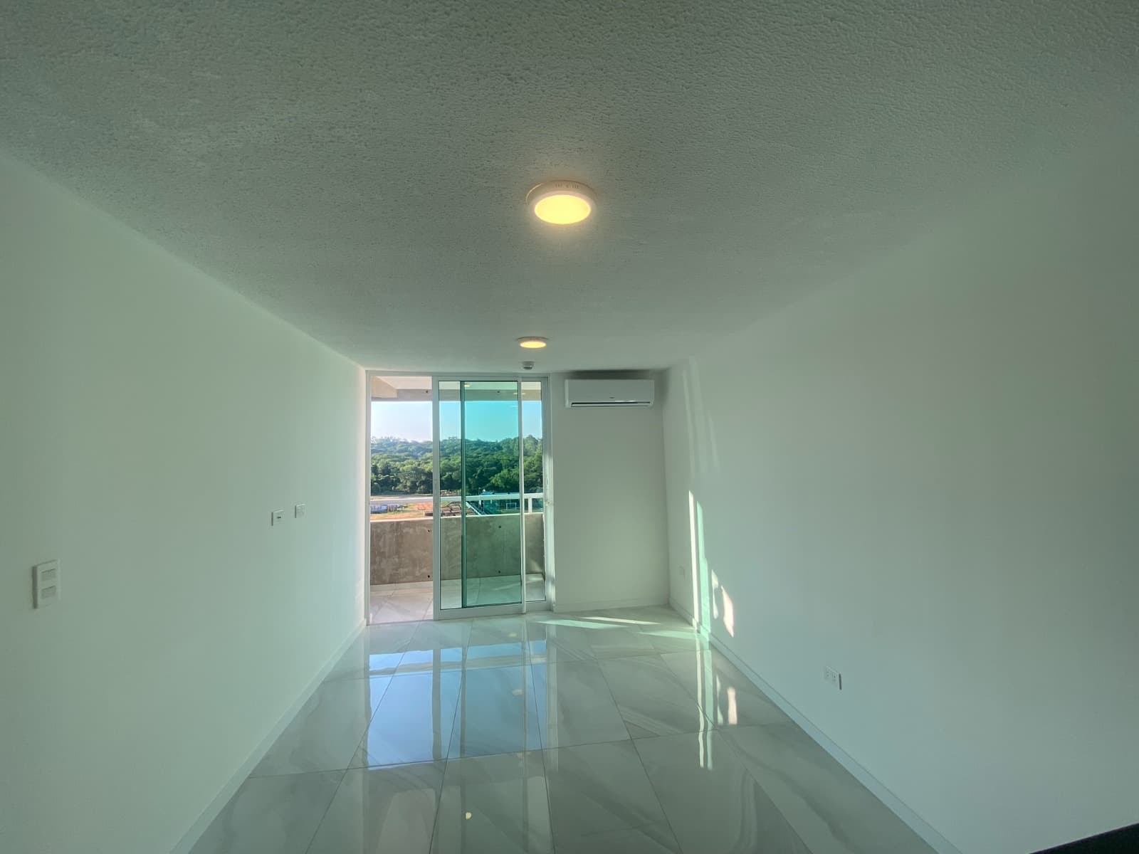 Departamento de un dormitorio en Mariano Roque Alonso surubií, foto 1
