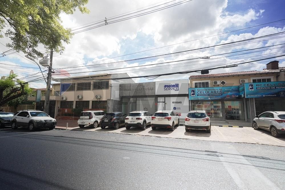 Complejo de 3 Locales Comerciales con Estacionamiento Independiente en Mburicaó — foto 5