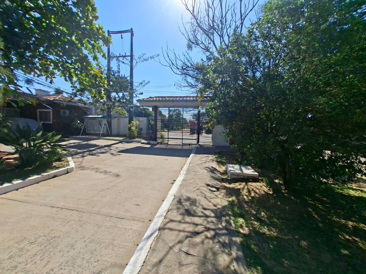 Casa 4 dormitorios en Mariano Roque Alonso, foto 2