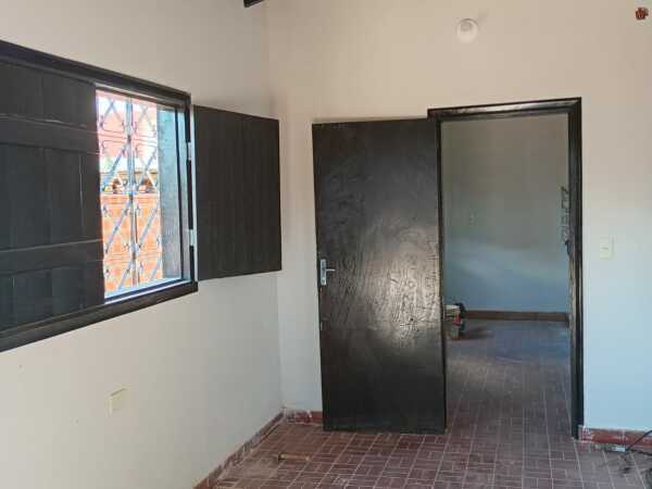 CASAS EN LAMBARE - a metros de la Municipalidad, foto 3