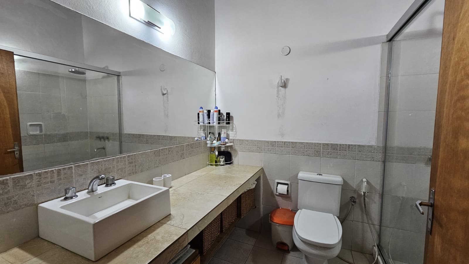 En Alquiler Hermoso Chalet En Barrio Mburucuya, foto 3