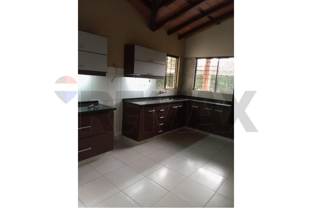 Casa - Alquiler - Mburicaó, Paraguay — foto 2