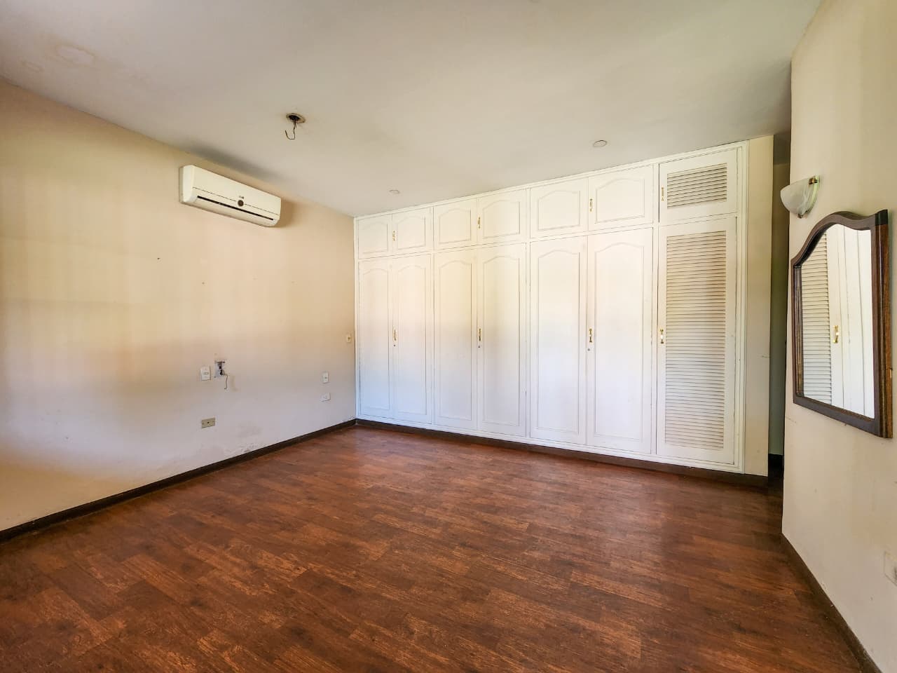 En venta residencia de una planta en barrio mcal estigarribia, foto 5