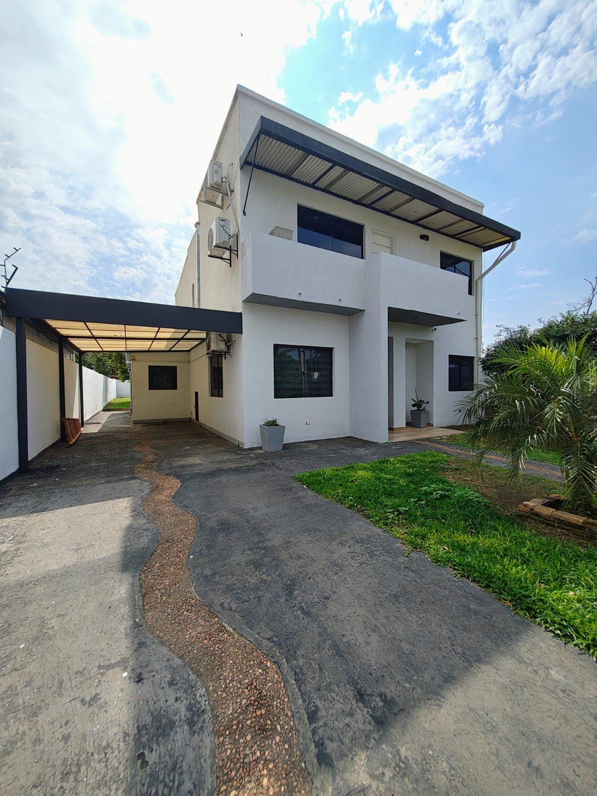 Vendo duplex en Mariano Roque Alonso