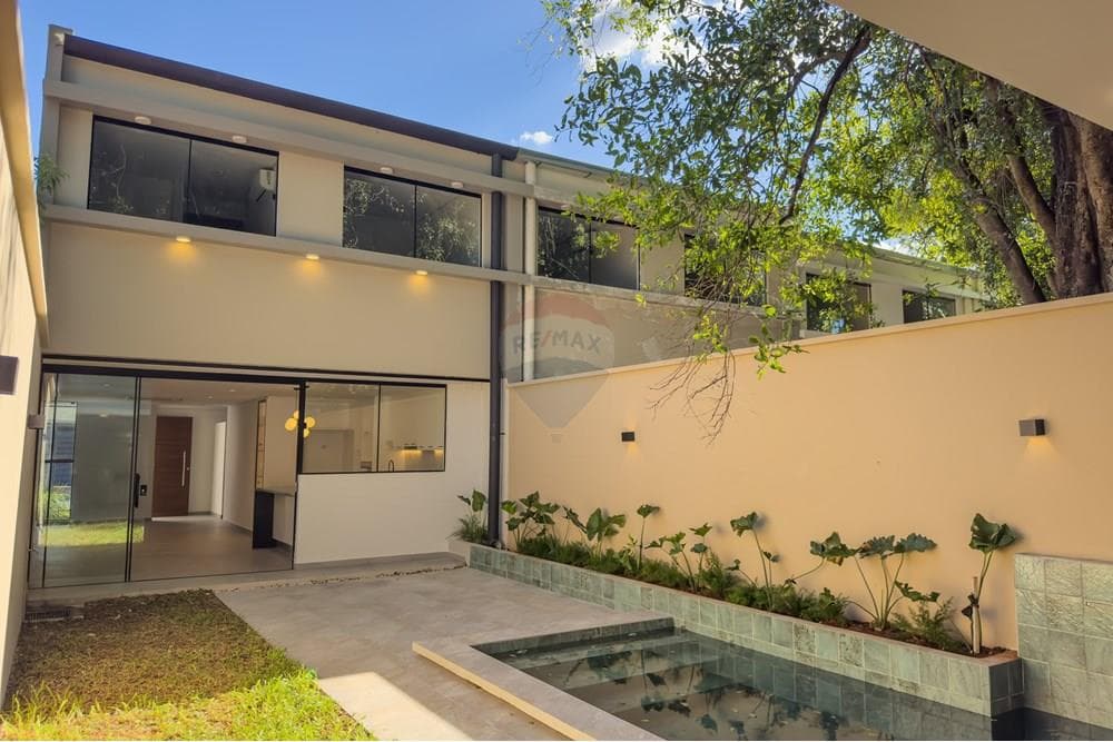 A estrenar duplex en villa adela Luque