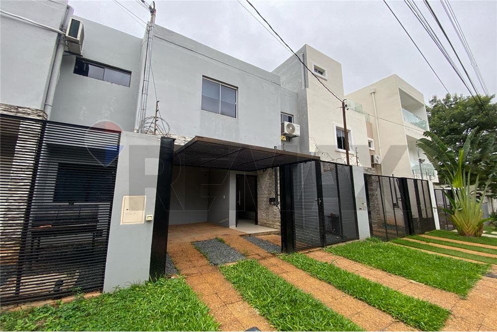 Vendo hermoso duplex fdo. De la mora zona norte
