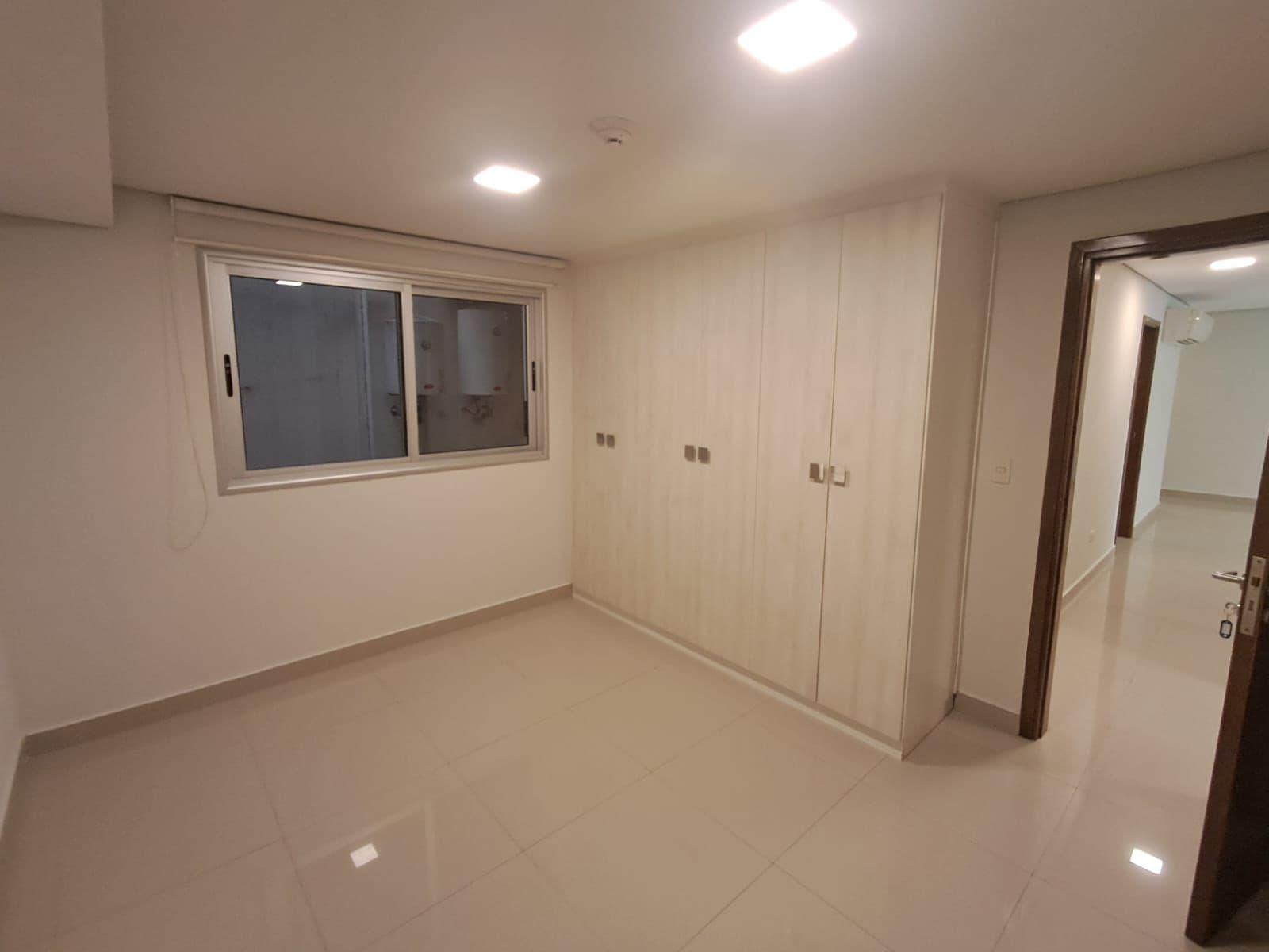 amplio departamento de 3 dormitorios en suite B°Mariscal Estigarribia, foto 4