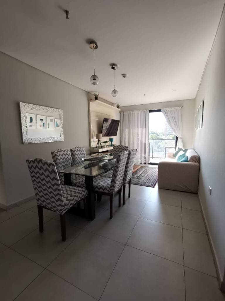 En Villa Morra departamento amoblado 3 dormitorios + 2 cocheras — foto 3