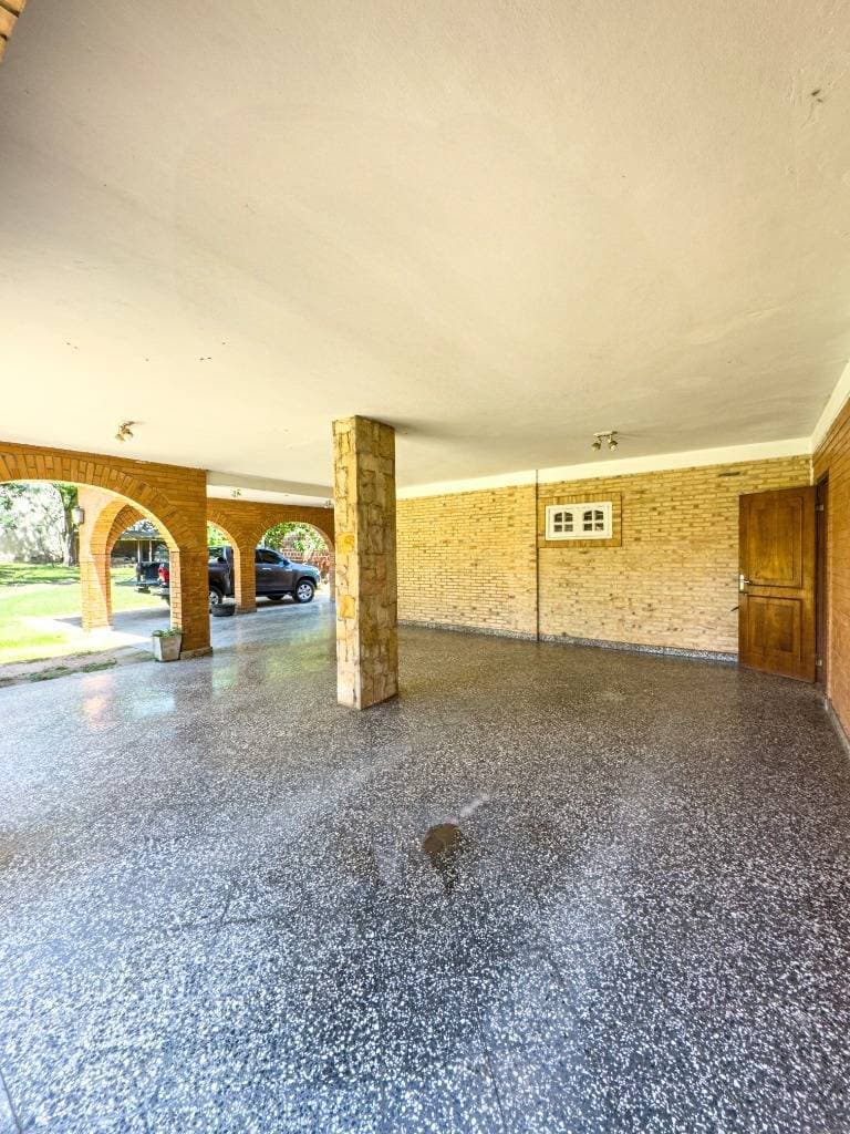 Amplia residencia en Mariano Roque Alonso, foto 4