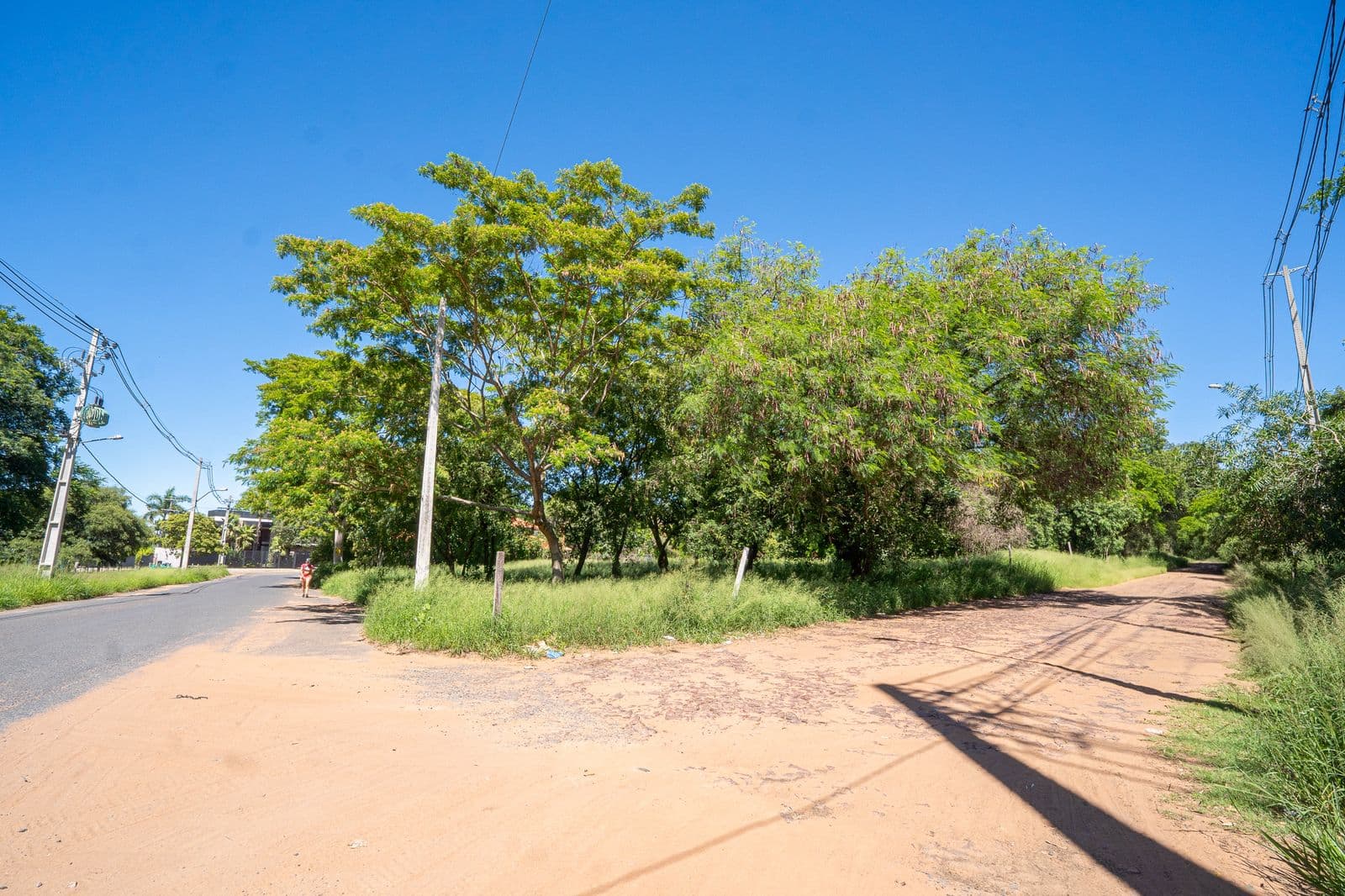 En Venta Amplia Propiedad - Zona Yacht, foto 3
