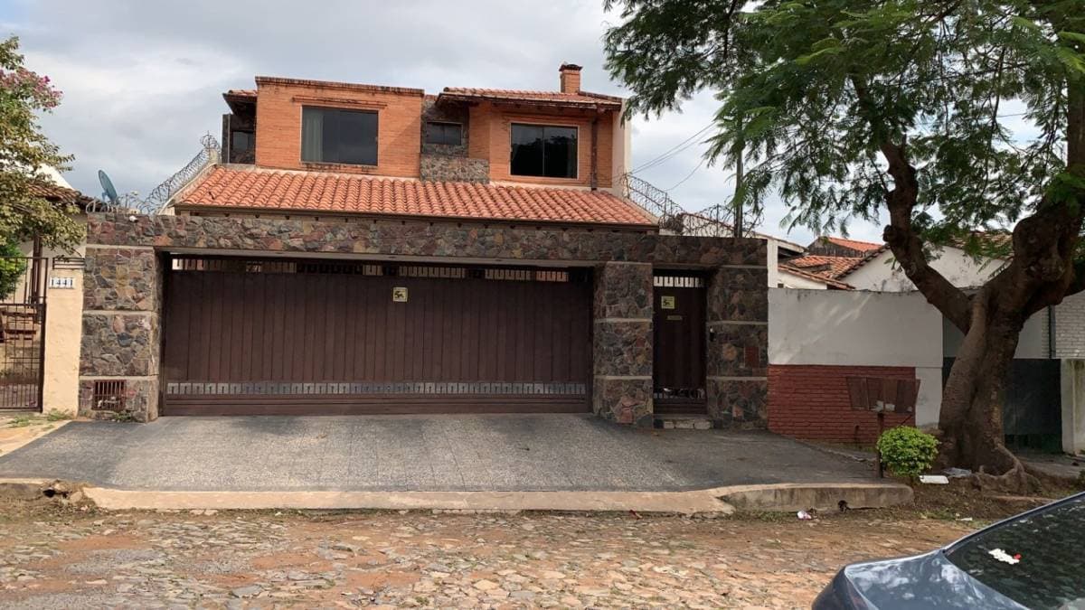 Vendo hermosa residencia en barrio Jara