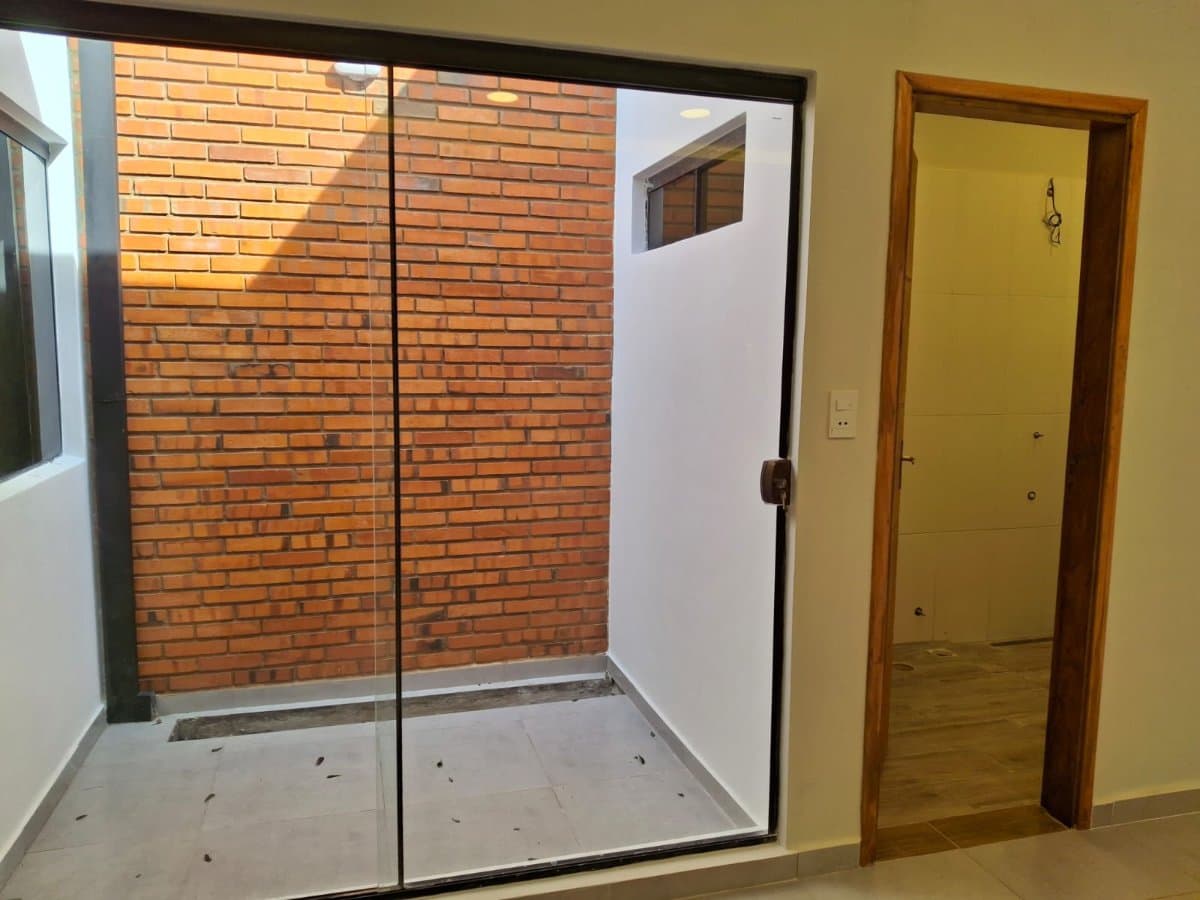 Casa a estrenar en barrio maramburé Luque, foto 3