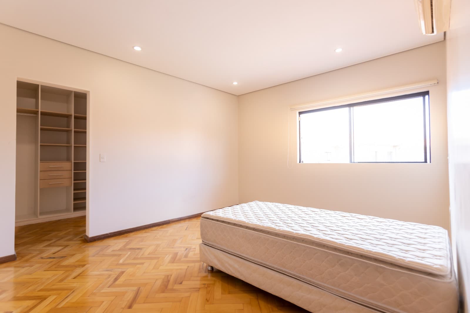 Amplia Casa En Condominio Cerrado. Mburucuya — foto 4
