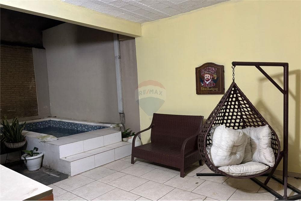 Se alquila duplex de 3 dormitorios en 4to. Barrio, foto 2