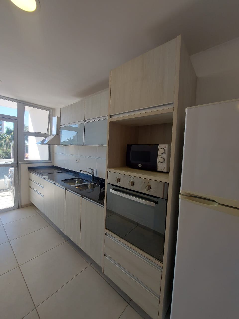 Departamento Amoblado de 2 Dormitorios. Zona Shopping del Sol. COD A6 — foto 3