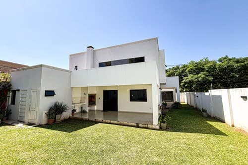 Hermosa casa de 4 hab + área de servicio completa en barrio américa de Luque — foto 2