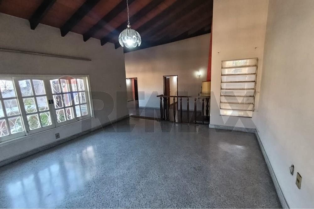 Casa / oficina en alquiler - barrio obrero — foto 2