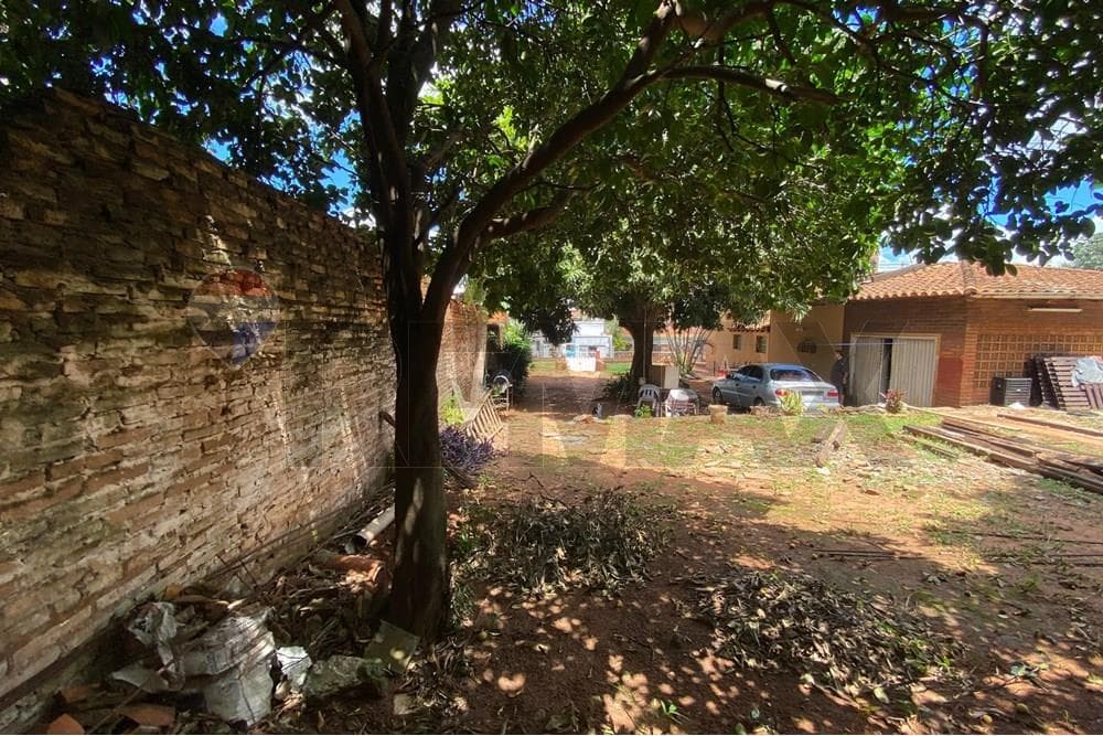 Se Vende Amplio Terreno en Barrio Hipódromo, foto 2
