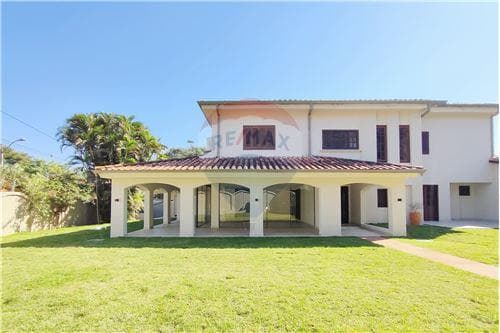 Residencia-Alquiler-PY Asunción Los Laureles