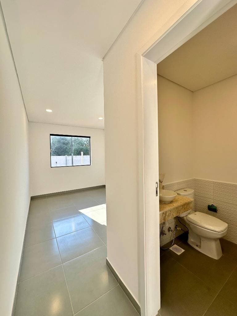Duplex a estrenar en 1er barrio de Luque a metros de ruta Luque - limpio, foto 2