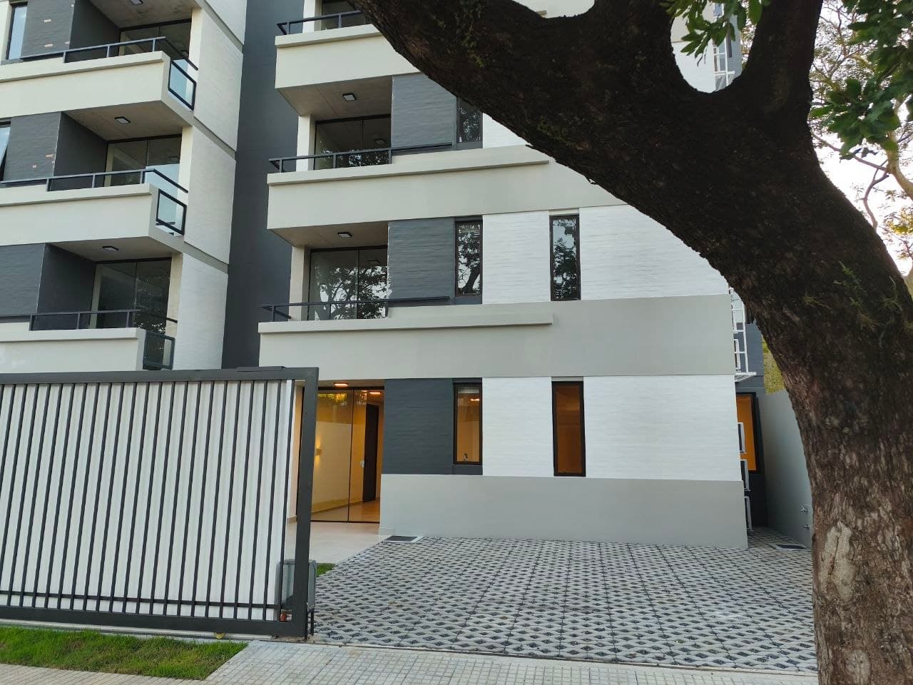 Vendo departamento a estrenar, recién entregado, en Luque, zona CIT