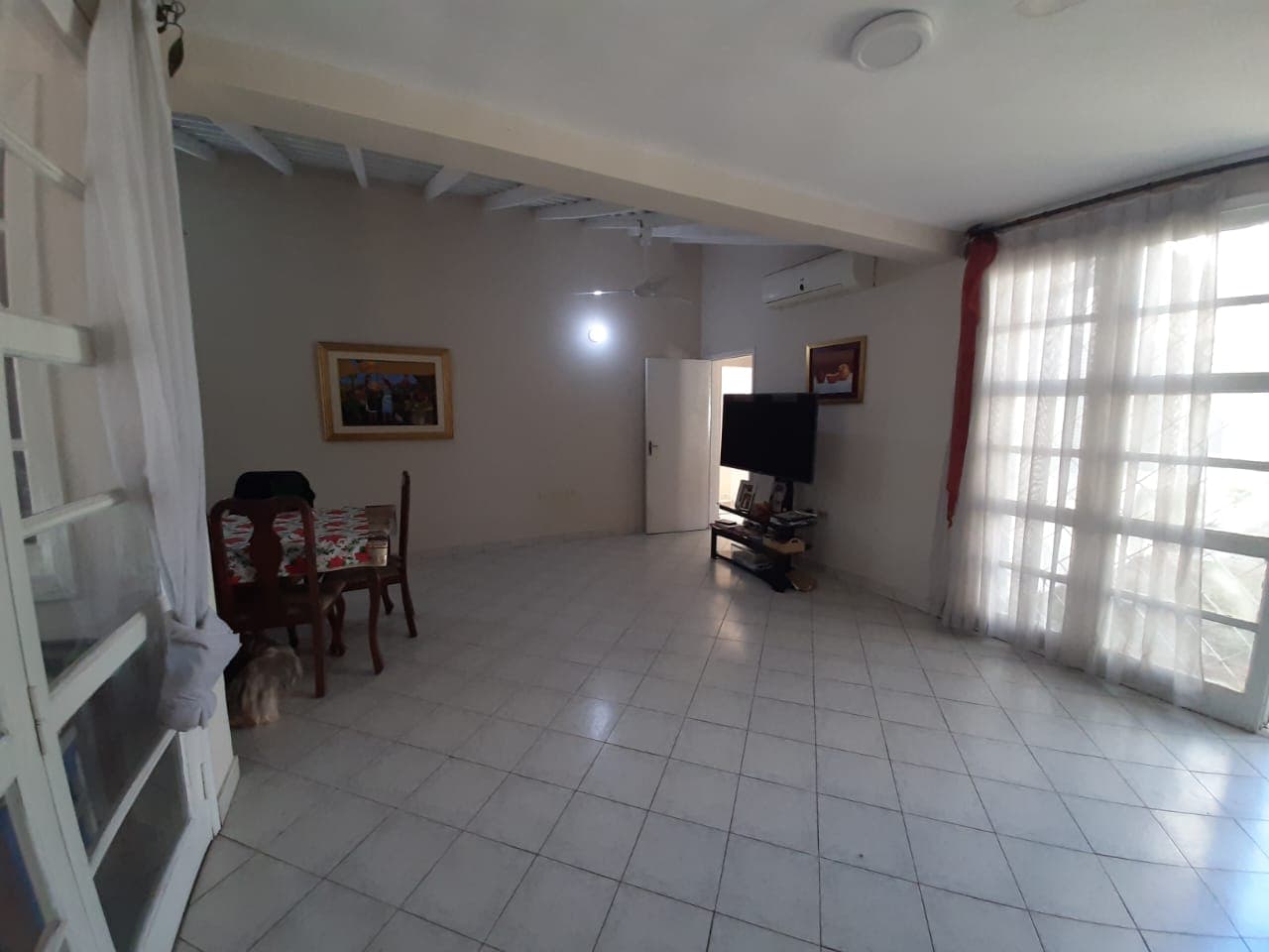 Hermosa casa en esquina en barrio Jara, foto 4