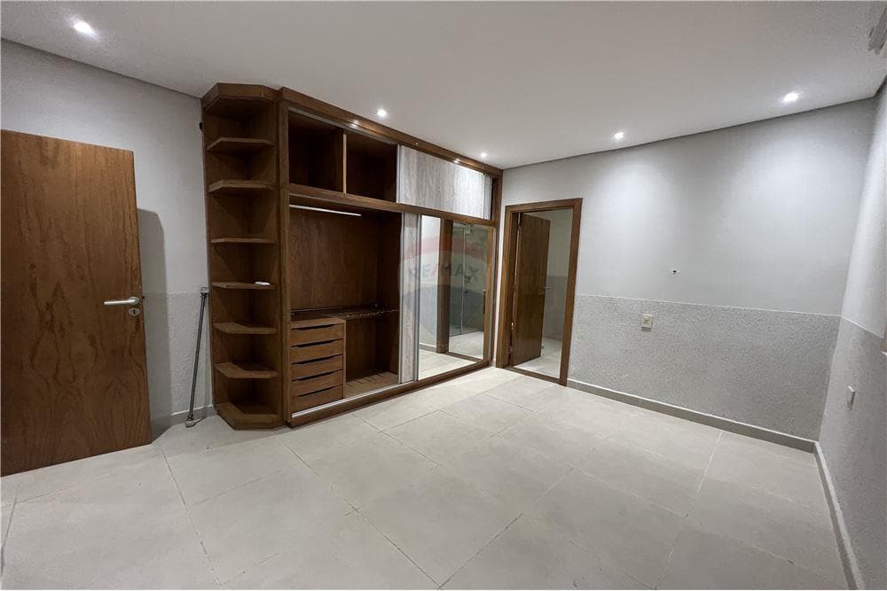 Amplia casa en Luque totalmente remodelada, foto 4