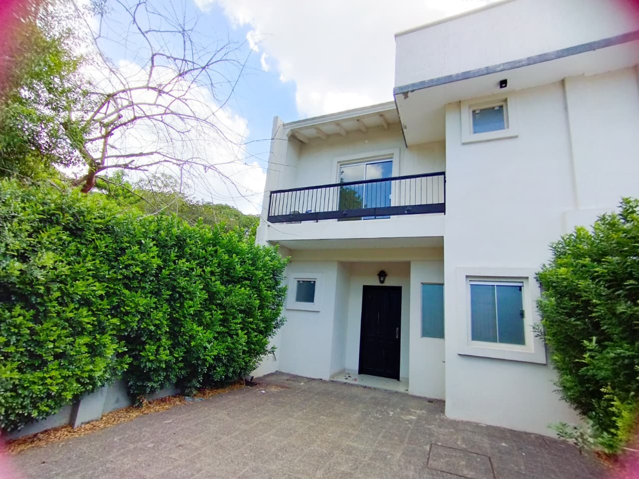 De Dúplex Tipo Casa, Con Piscina En Zona Mburukuja, foto 1