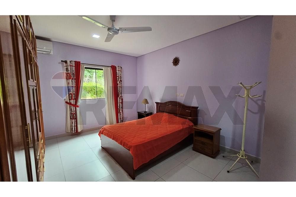 En venta amplia residencia en Mariano Roque Alonso, foto 5