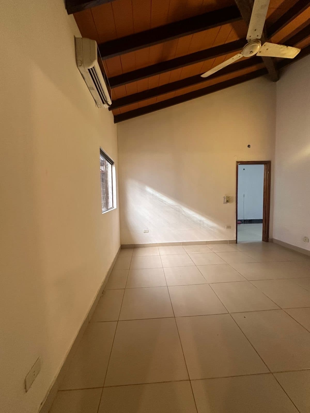 Casa en venta de dos dormitorios– Fernando de la Mora Zona Sur, foto 4
