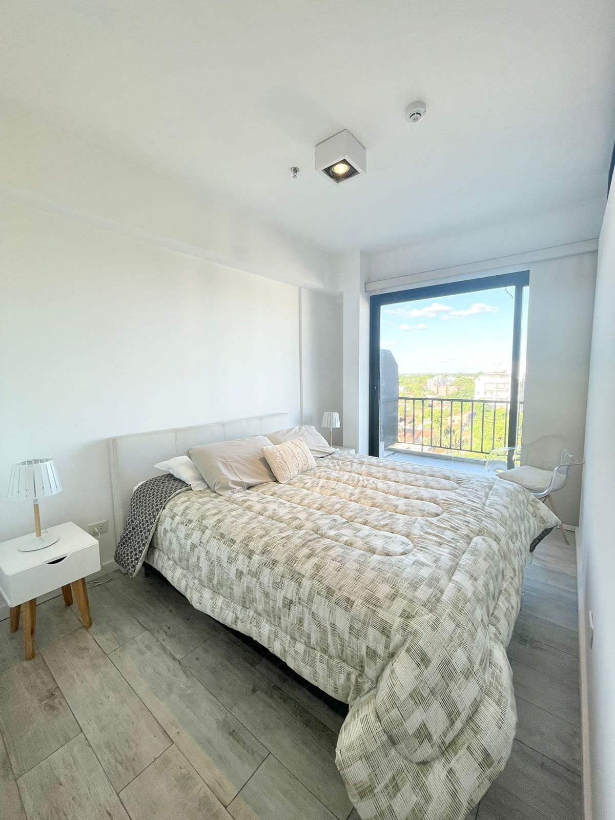 En Alquiler Hermoso Monoambiente Amoblado En Barrio Jara A150, foto 3