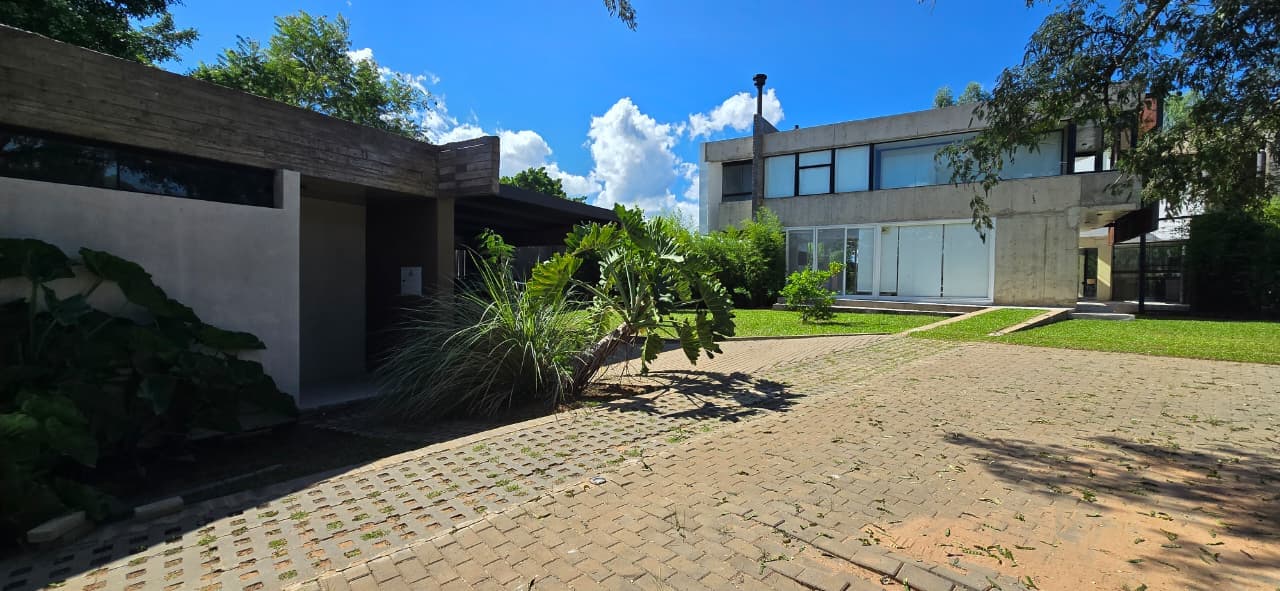 En Venta Residencia Estilo Contemporaneo Sobre Lago Ypacaraí — foto 4