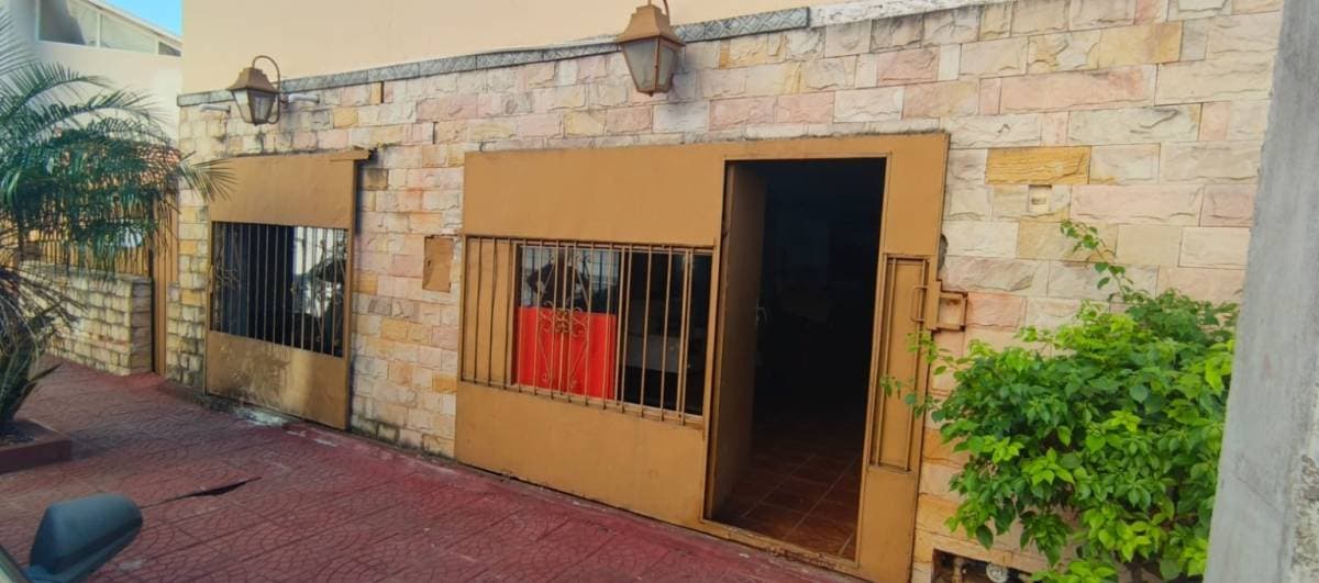 Local comercial a refaccionar en alquiler - Salvador del Mundo, Asuncion