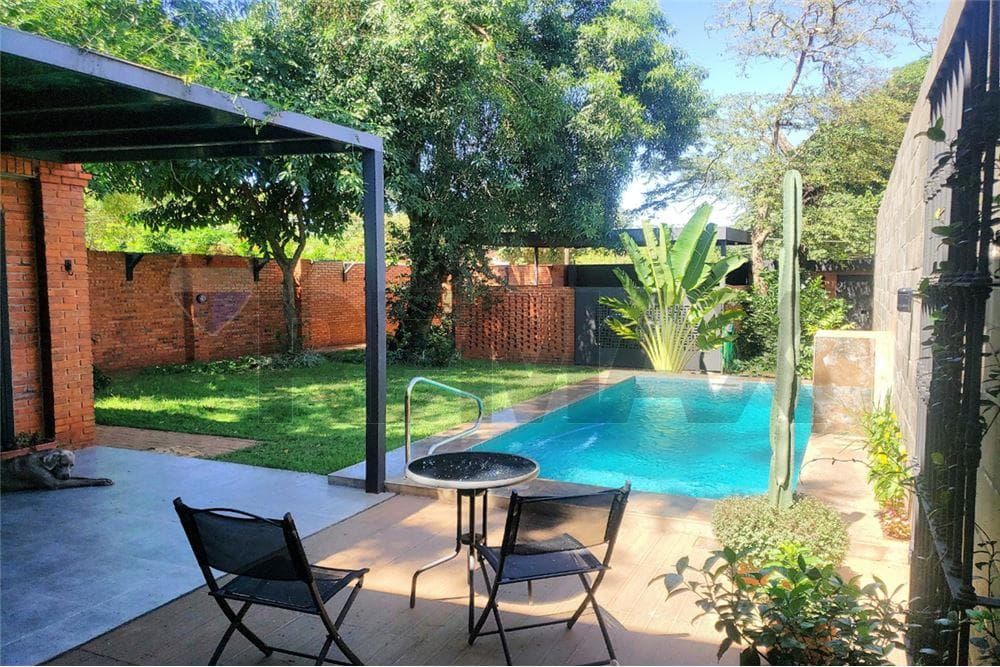 Hermosa residencia estilo rustico industrial en Luque — foto 2