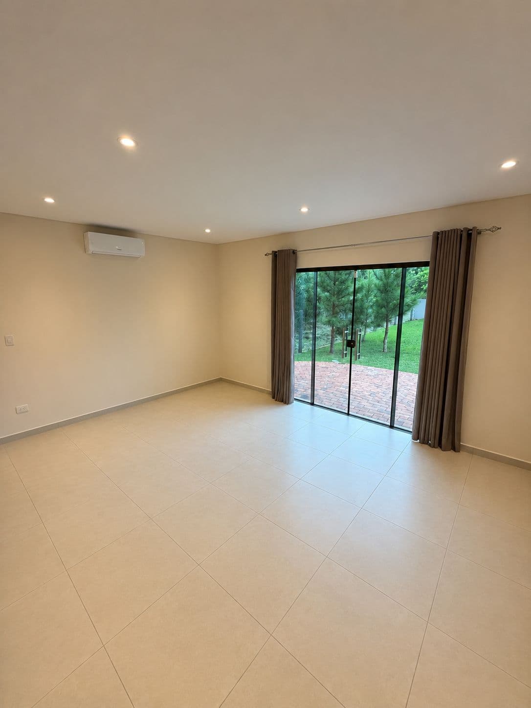 Residencia en surubí’i — zona campo de golf — foto 5
