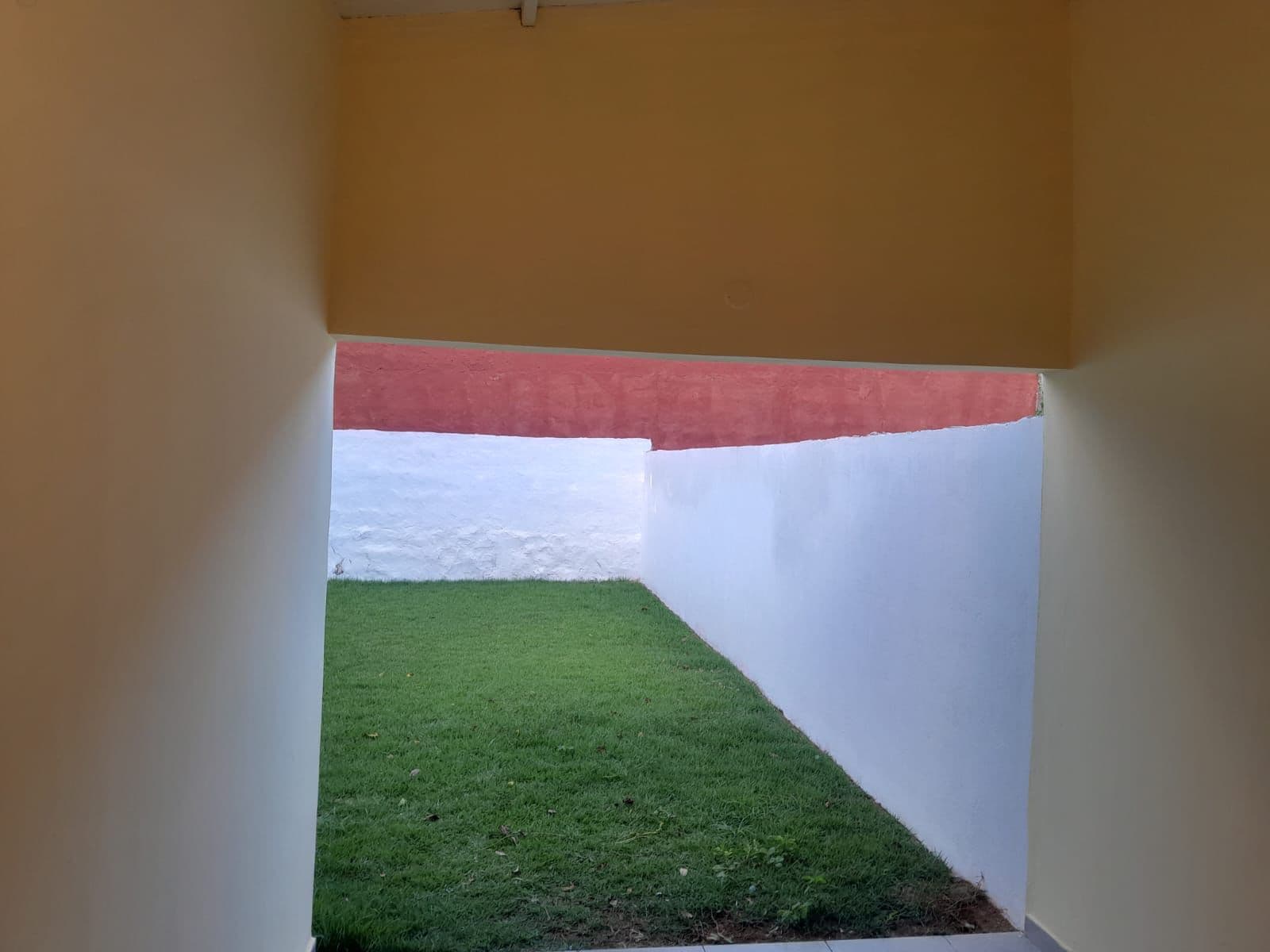 chalet de dos dormitorios en Mariano Roque Alonso, foto 2