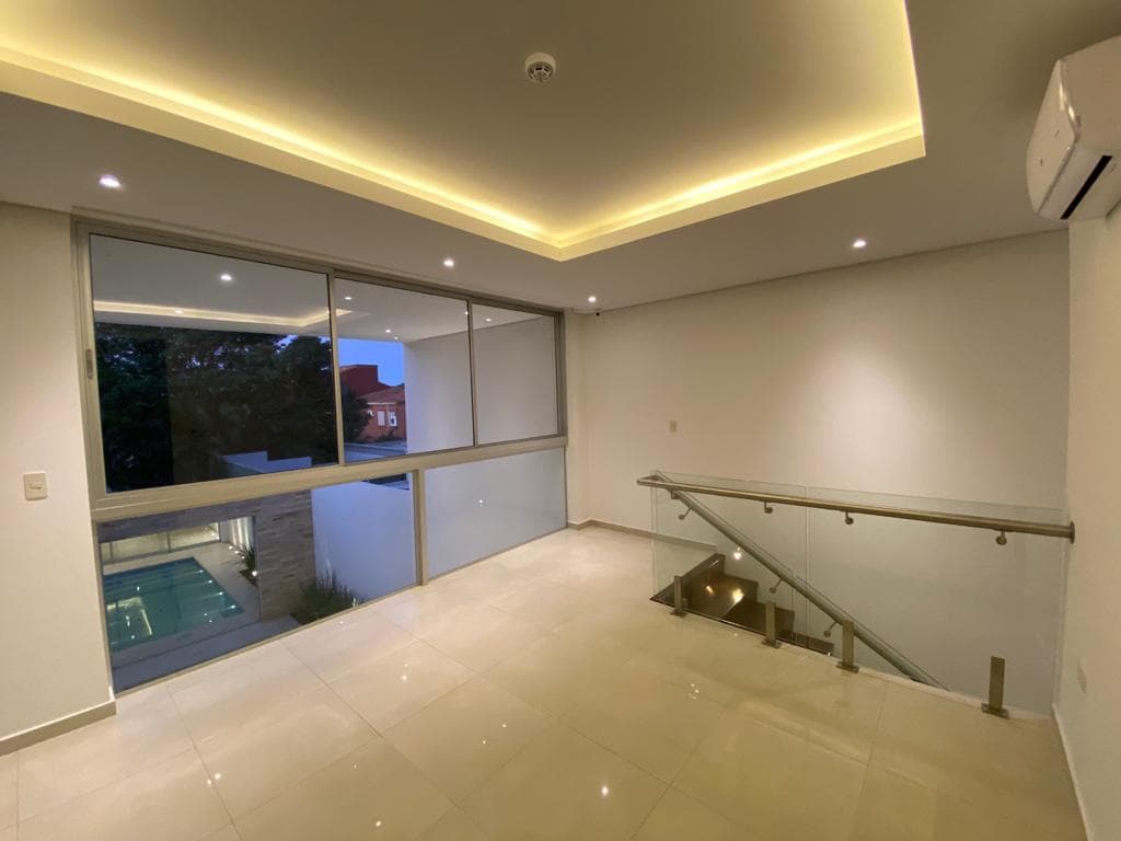 Casa moderna zona casa rica molas lopez — foto 4