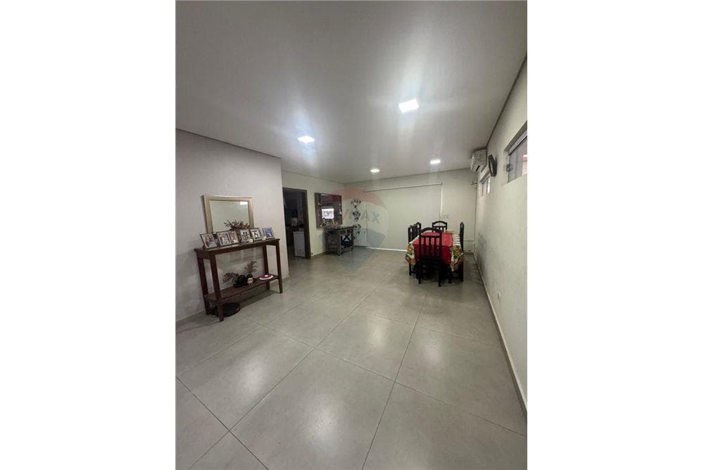 Hermosa casa en alquiler - lambare