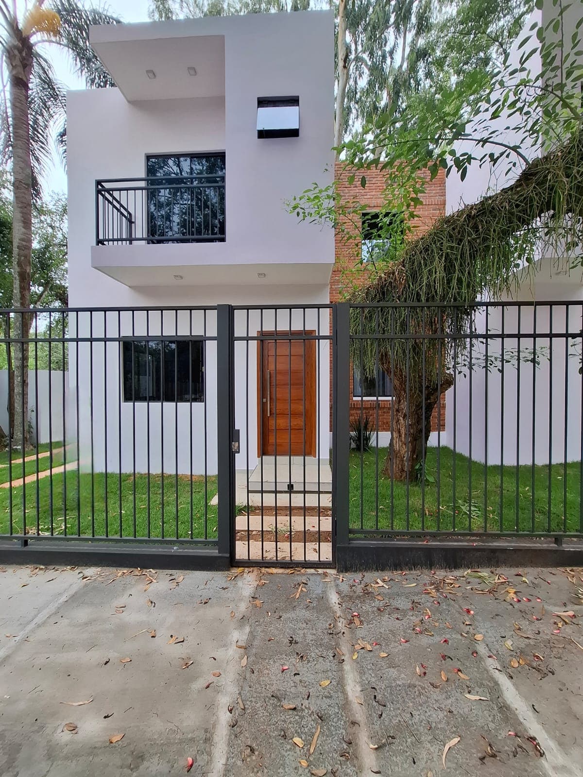 Casa en Barrio Abierto Paraíso – Luque (cerca del Palacio de Justicia)