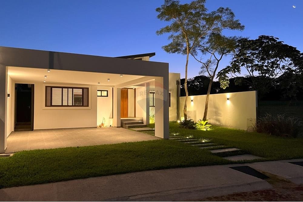 Residencia en Mariano Roque Alonso surubi'i, foto 2