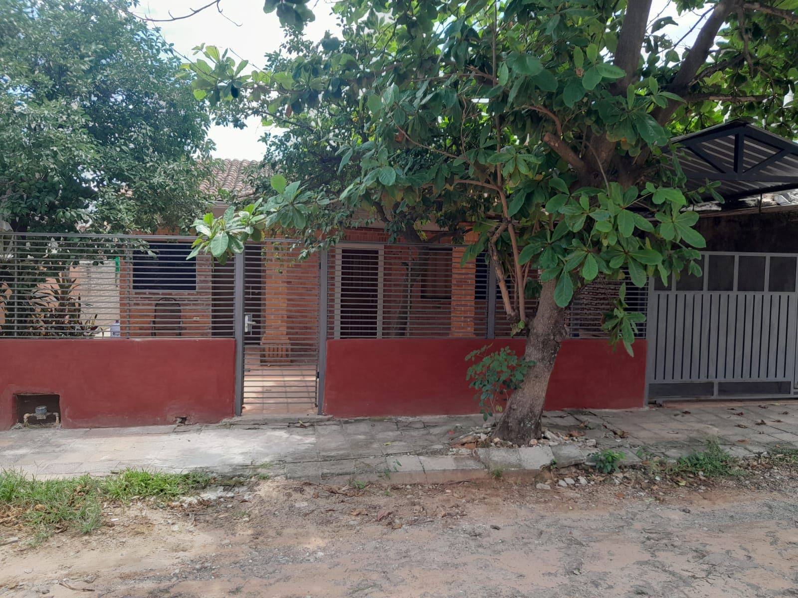 Vendo casa en Luque 4to barrio