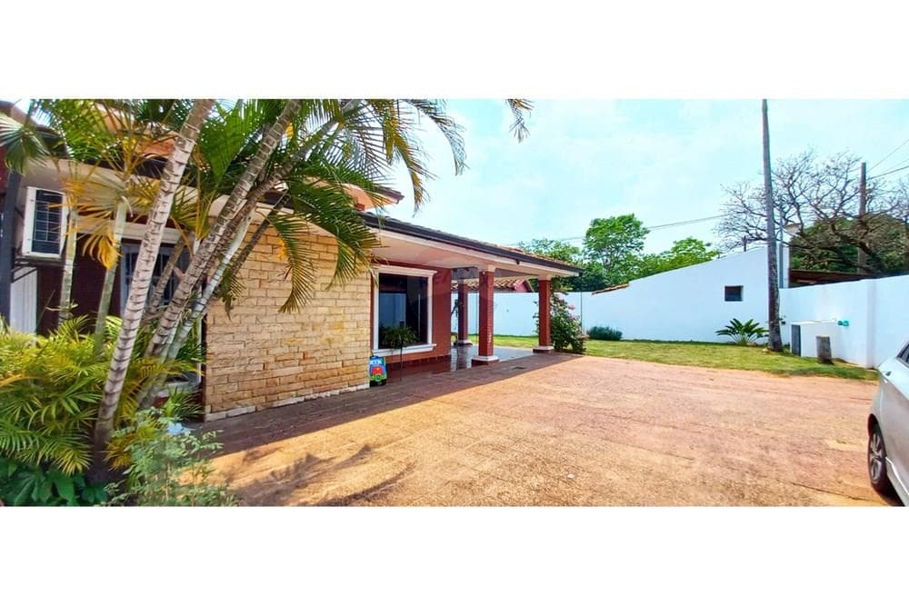 En venta casa en Fernando de la Mora (z.s)