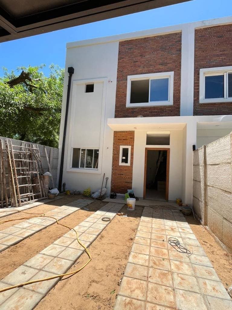 Dúplex con piscina a estrenar detras de rakiura - Luque