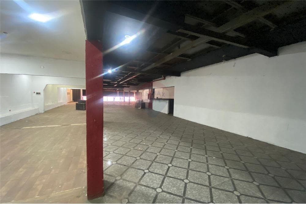 Amplio salón comercial de dos pisos j.a, foto 3
