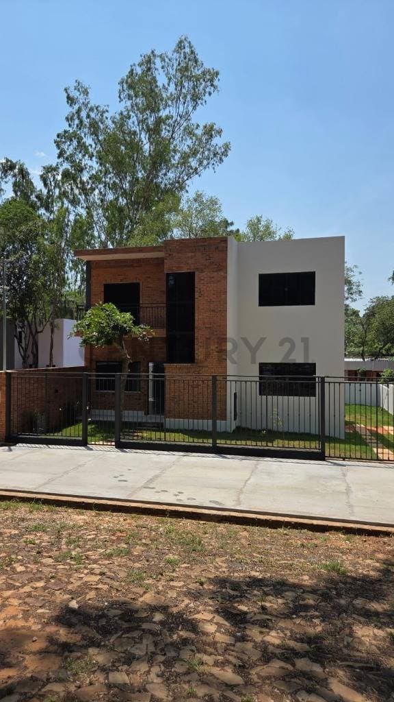 de Casa en Condominio en Luque, Central, foto 1