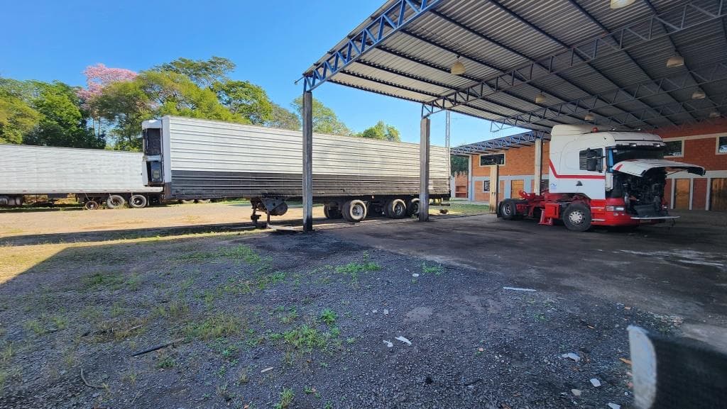 Tinglado con Oficinas. Limpio. COD 035, foto 1