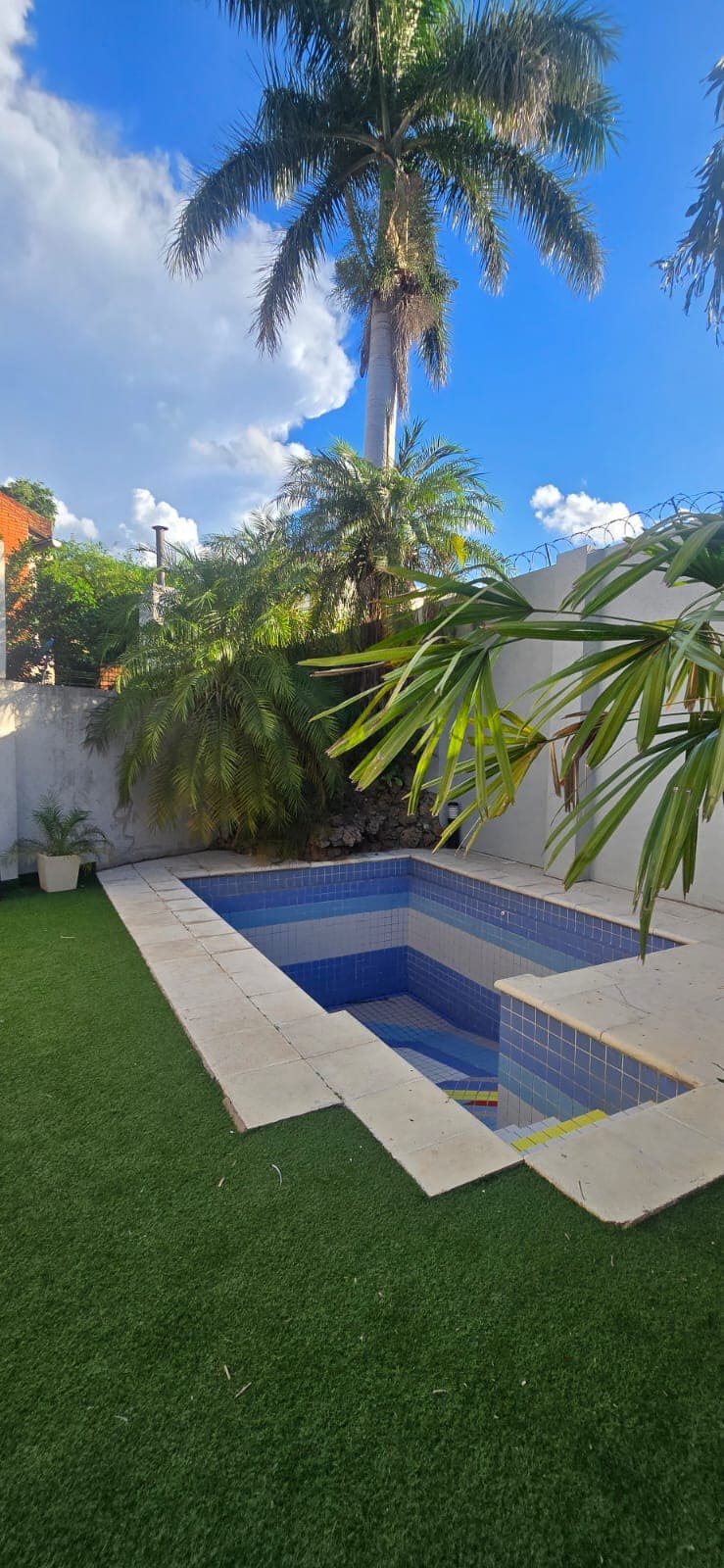 Hermosa casa en tres niveles en ycua sati, foto 3
